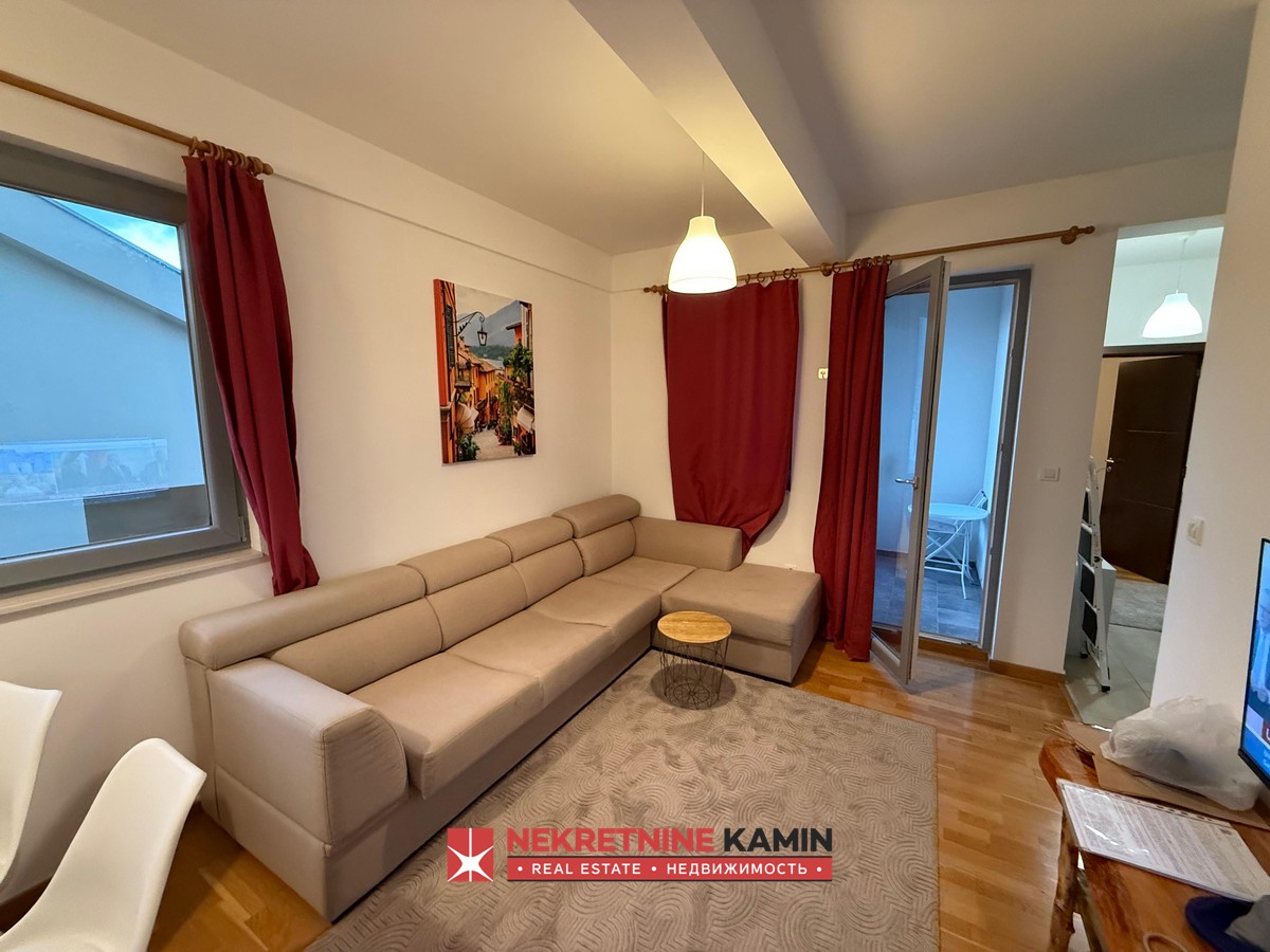 Izdaje se jednosoban stan u naselju Rozino, Budva